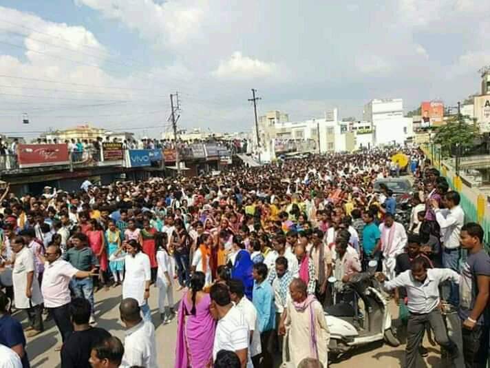 विजय अग्रवाल नामांकन जनसैलाब रायगढ़ चुनाव भीड़ दृश्य