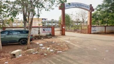 प्लास्टिक मुक्त बालोद अभियान के बीच संयुक्त कार्यालय परिसर में फैला प्लास्टिक कचरा