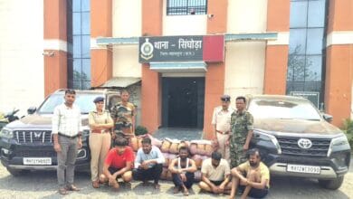 महासमुंद पुलिस द्वारा जब्त गांजा और लग्जरी वाहन के साथ गिरफ्तार तस्कर