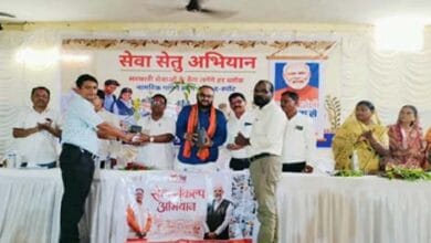 गुरूर में सेवा संकल्प अभियान के तहत आयोजित सेवा सेतु शिविर