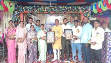 नरबदा मानस गान प्रतियोगिता में तोमन साहू और जनप्रतिनिधि